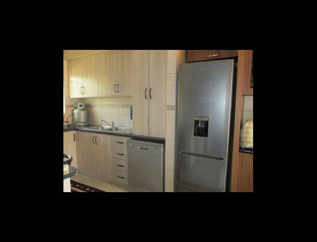 2 BEDROOM TOWNHOUSE FOR SALE IN ALBERTON NORTH